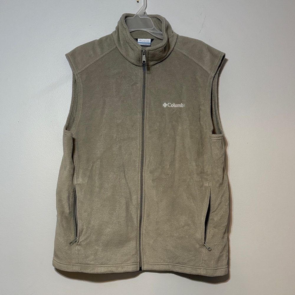 Columbia Khaki Fleece Vest with pockets/ logo sz. L